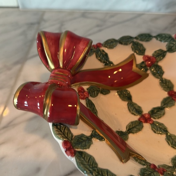 Very cute in perfect condition - no flaws or chips - candy or nut holiday dish. - Picture 2 of 5